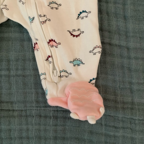 🎁NWOT 3 pack Carter’s zipper footies - Picture 3 of 8